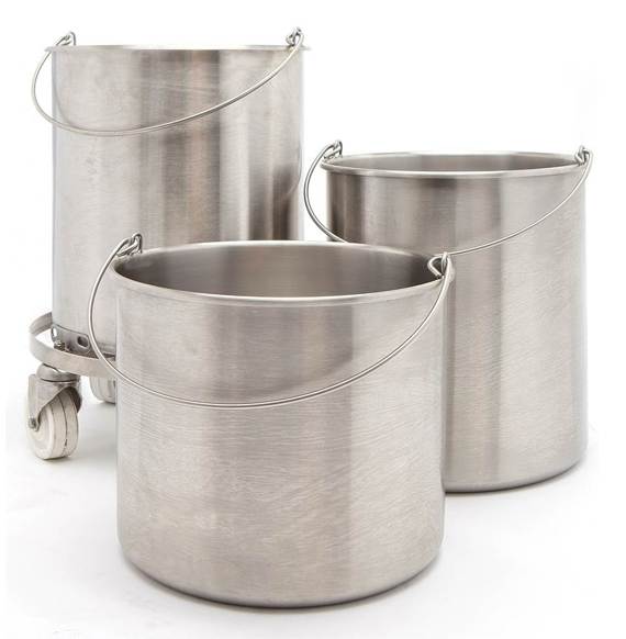 Stainless steel shower bucket in thermoasp wood